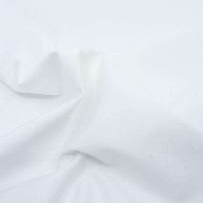 Tela popelín liso suave en color blanco
