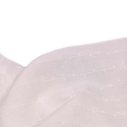 Tela de batista suiza bordada de plumeti y raya en color crudo