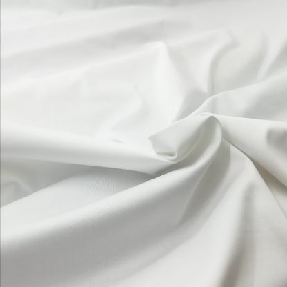 Tela satén de algodón en color blanco