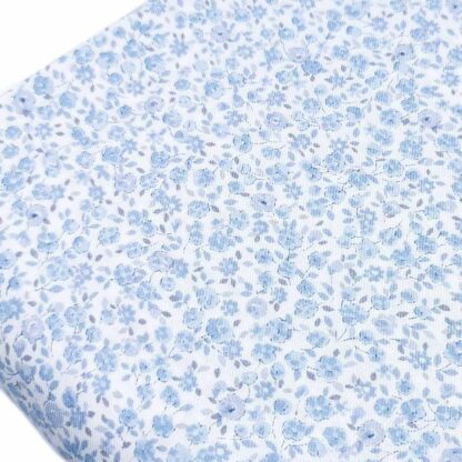 Tela viyela de algodón con estampado de flores tipo liberty en color azul