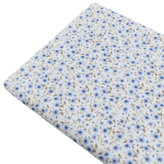 Tela de popelín con estampado de flores tipo liberty en color azul empolvado