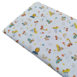 Tela de popelín con estampado de animalitos conduciendo coches de colores