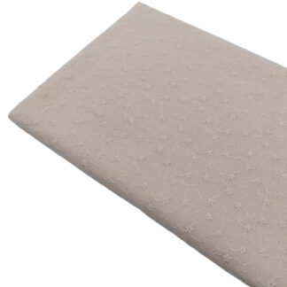 Tela de batista bordada nude con pequeñas florecitas