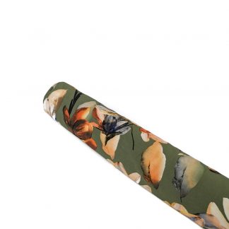 Tela de seda elástica estampada con flores ocres sobre fondo kaki