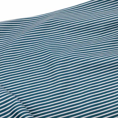 Tela de popelín 100% algodón con estampado de rayas color marina y blanca diseñada by Poppy Europe