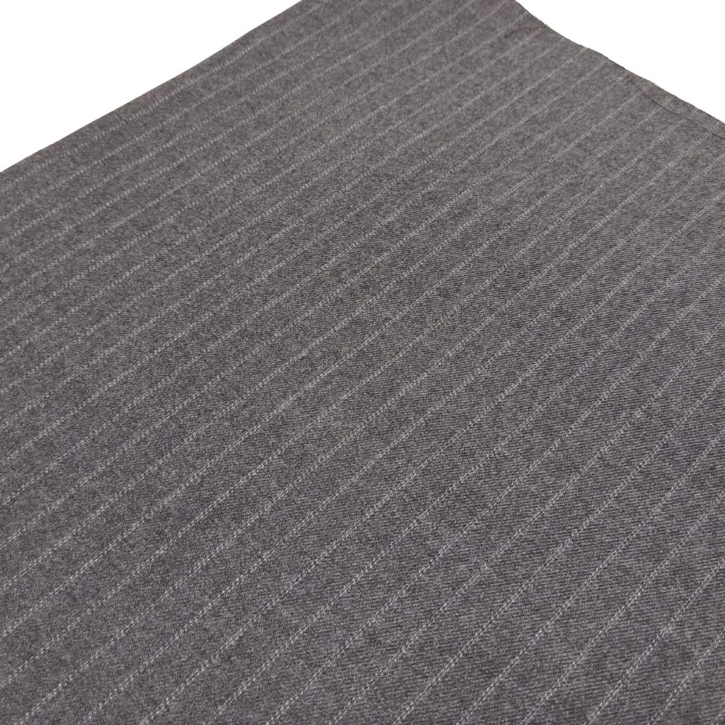 Tela de franela con doble raya diplomática en color gris marengo