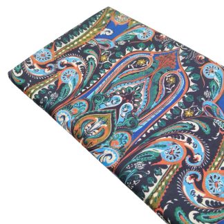 Tela de seda con estampado de cachemir en tonos azulados