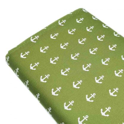 Tela de popelín 100% algodón con estampado de anclas blancas sobre fondo color verde seco diseñado by Poppy Europe