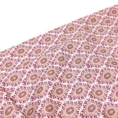 Tela popelín de algodón orgánico certificado GOTS con estampado de geométricos rosa
