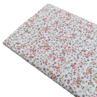 Tela de popelín con estampado de flores tipo liberty serie Rosita en tonos rosas empolvados