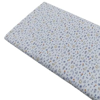 Tela poeplín de algodón con estampado de flores tipo liberty en tonos azules empolvados