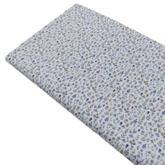 Tela popelín de algodón con estampado de flores tipo liberty en tonos azules empolvados