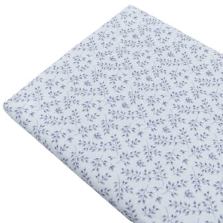 Tela viyela de algodón con estampado de ramas en tono gris perla