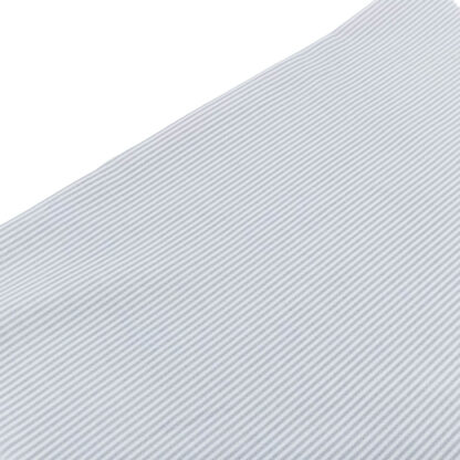 Tela de popelín con estampado de rayas de color gris plata