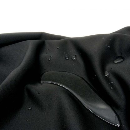 Tela de neopreno en color negro con tratamiento hidrófugo y antibacteriano