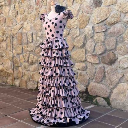 Patrón impreso en papel de vestido flamenco de mujer con nueve volantes