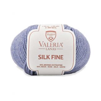 Ovillo de lana para tejer modelo Silk Fine de la marca Valeria Lanas